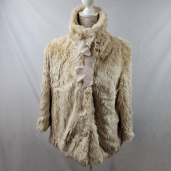Tahari Jackets & Blazers - Tahari teddy bear bow faux fur tan coat